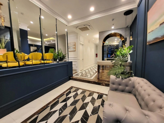 Louis Mo Apartment