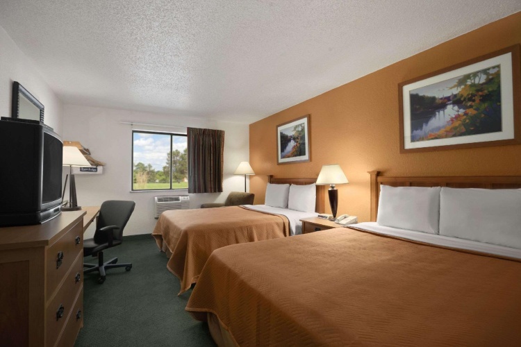 Standard Quadruple room