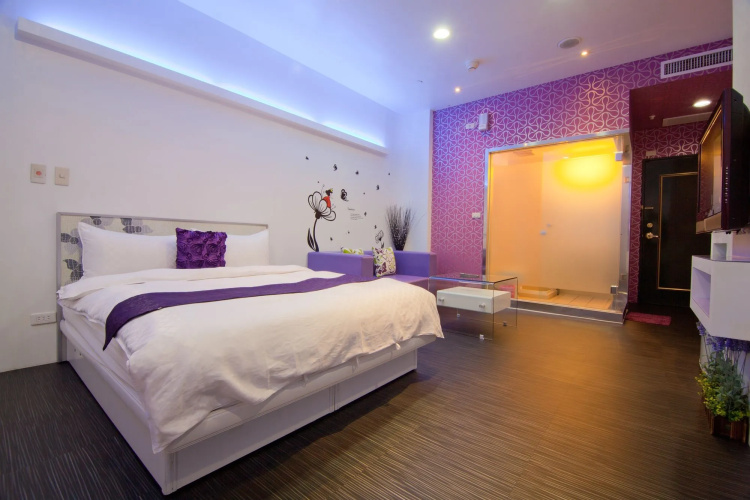 85 Love Hotel