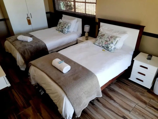Standard Twin room with garden view