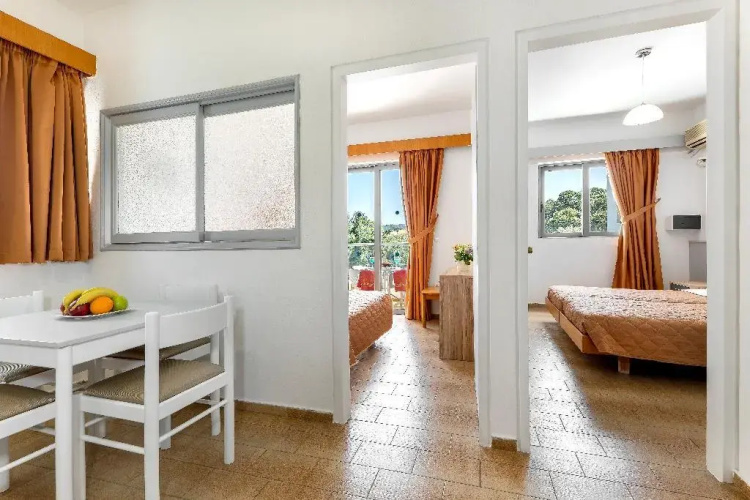Anixis Hotel