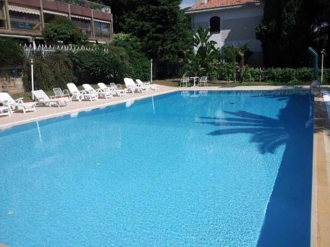 1 Bedroom Apartment with pool view