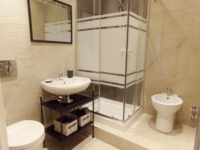 3 Bedrooms Apartment