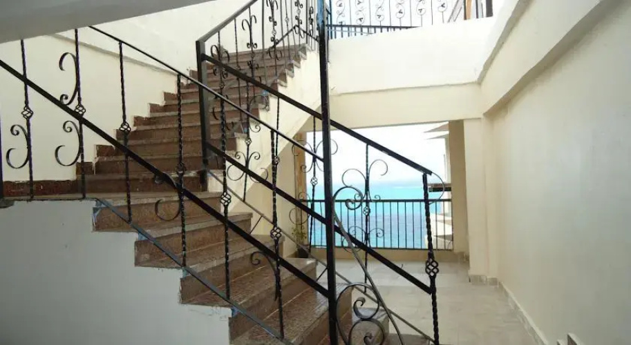 Cleopatra Hotel