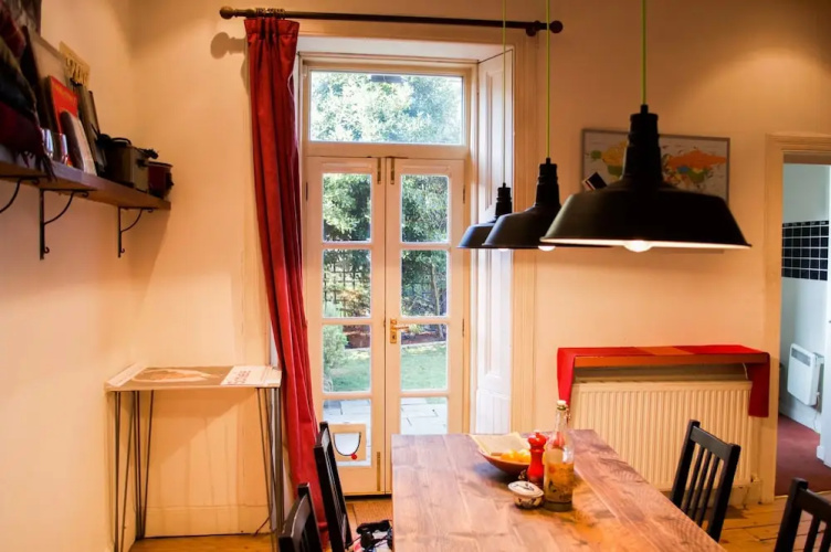 Bright Flat in Edinburgh With Private Garden