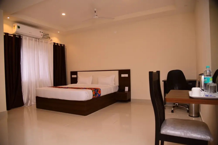 Mint Brookefield Suites