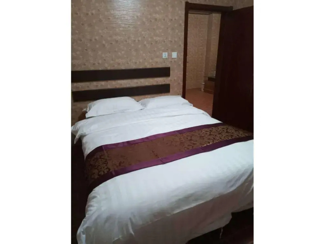 Huayun Business Hotel