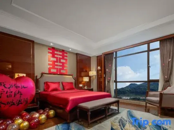 Suite with view