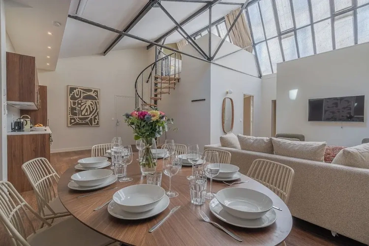 Deluxe Apartment