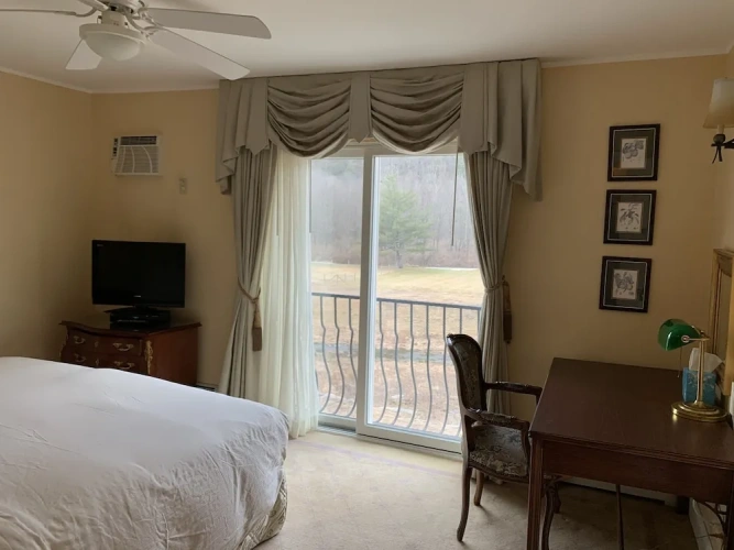Standard Quadruple room with mountain view