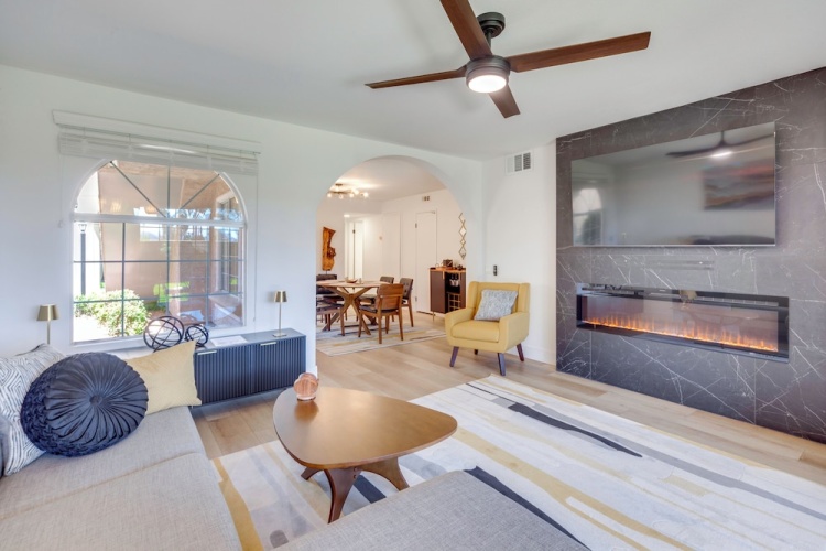 2 Bedrooms Apartment