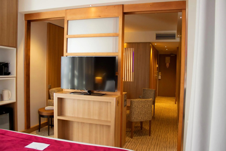 Best Western Plus Le Lavarin