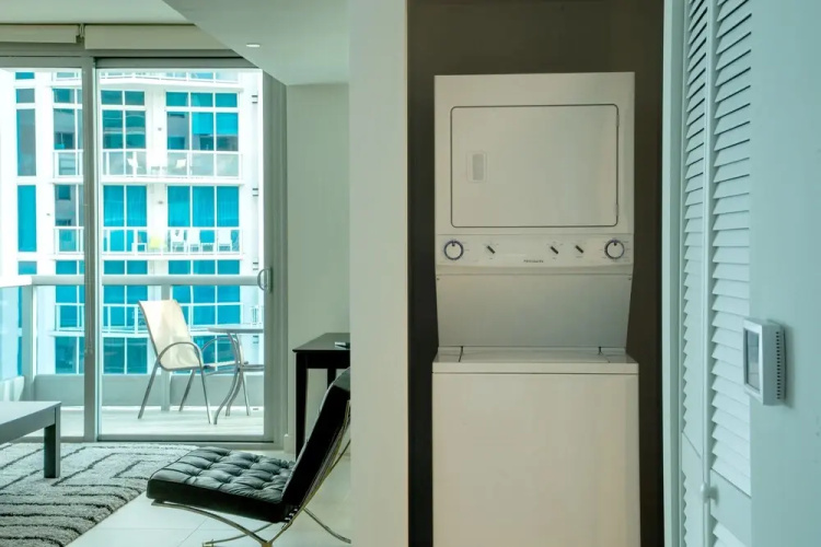 Domio Miami Beach Beachfront Ocean View + Balcony 1 BR