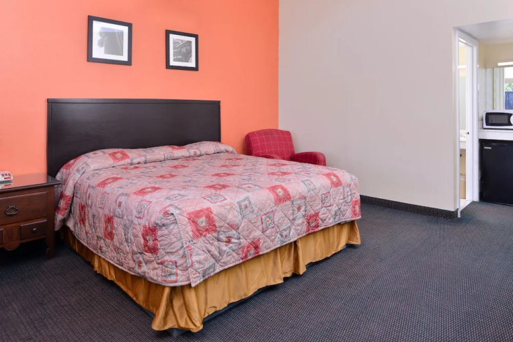 Scottish Inns & Suites