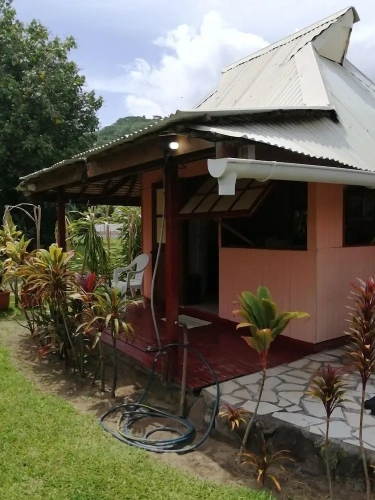 2 Bedrooms Family Bungalow with garden view