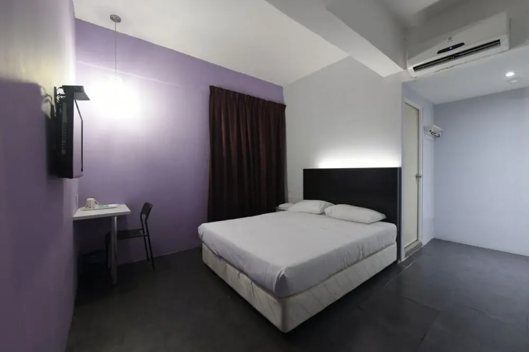 Bright Hotel