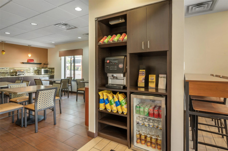 Best Western Plus College Park Hotel photo 13