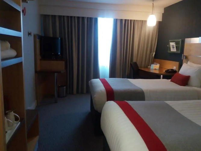 Holiday Inn Express Limehouse photo 15