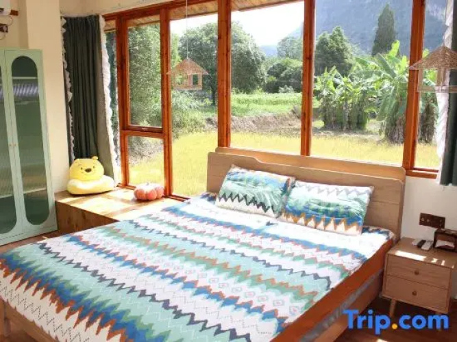 Field Cafe Lodge