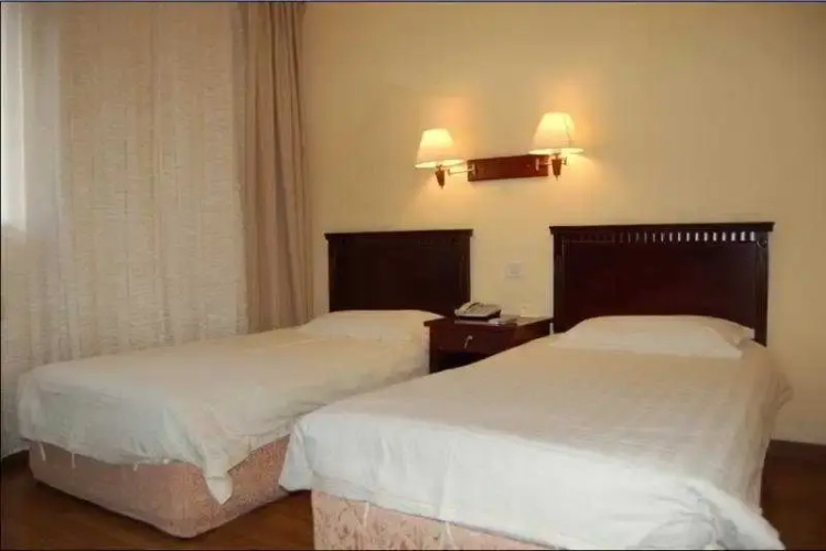 Shanghai Lakeside Holiday Inn