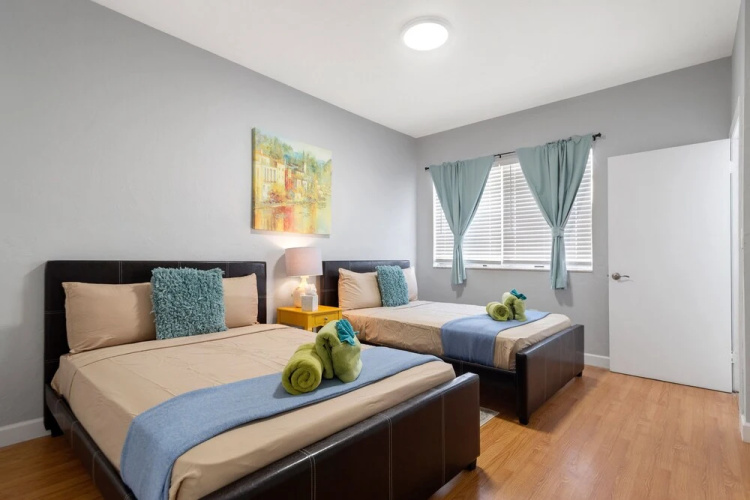 Deluxe Beach Apartment