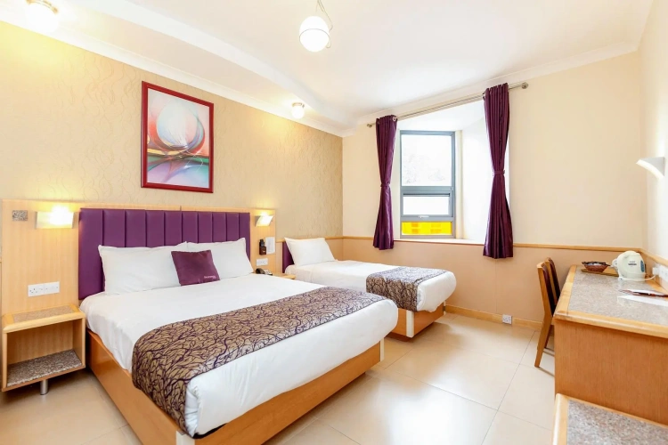 Premier Triple room