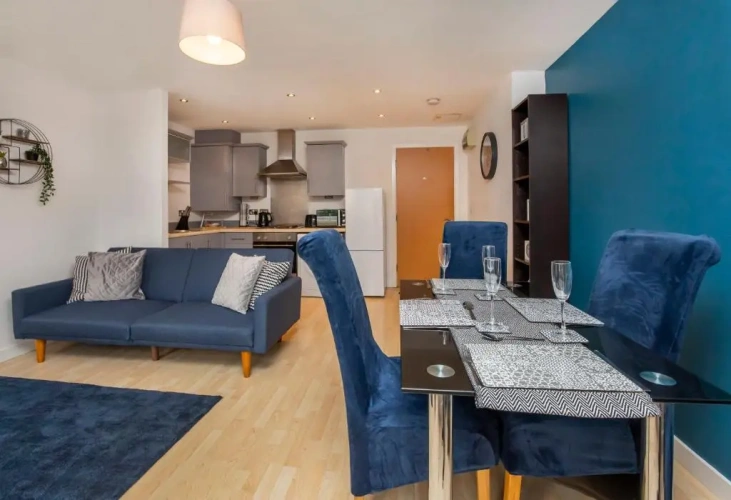 2 Bedrooms Apartment
