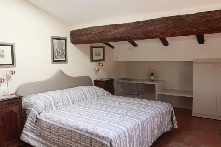 Standard Double room with city view