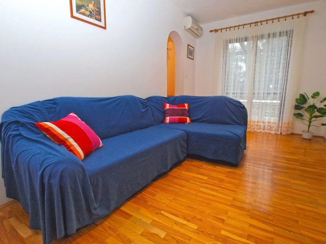 Apartment 1210