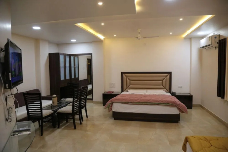 Hotel Lokpriya Inn