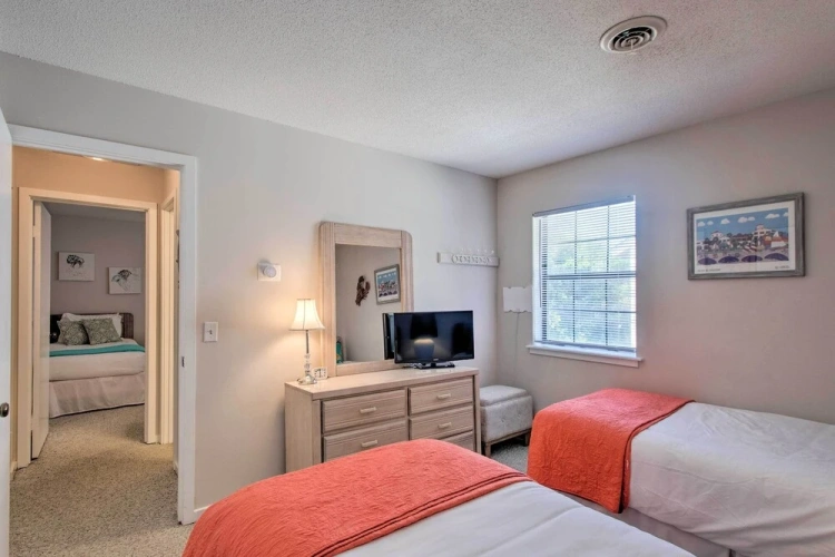 3 Bedrooms Apartment