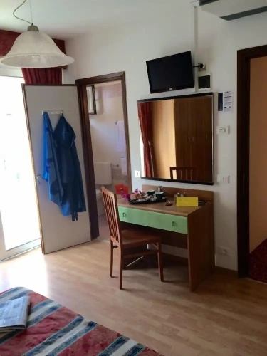 Standard Triple room with balcony