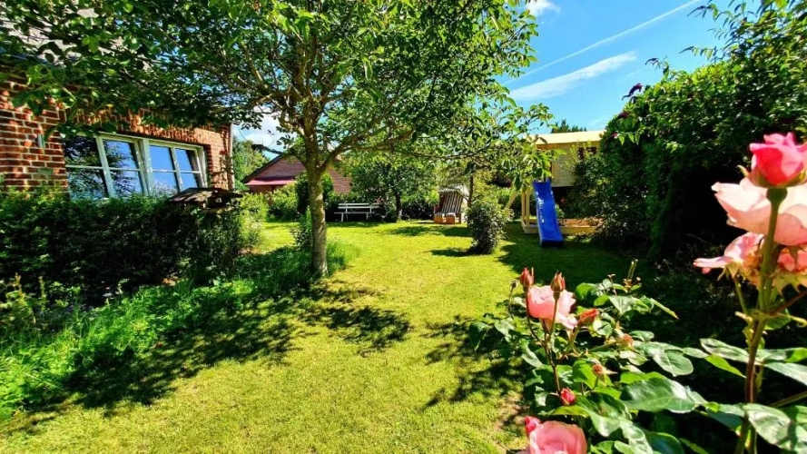 3 Bedrooms Cottage