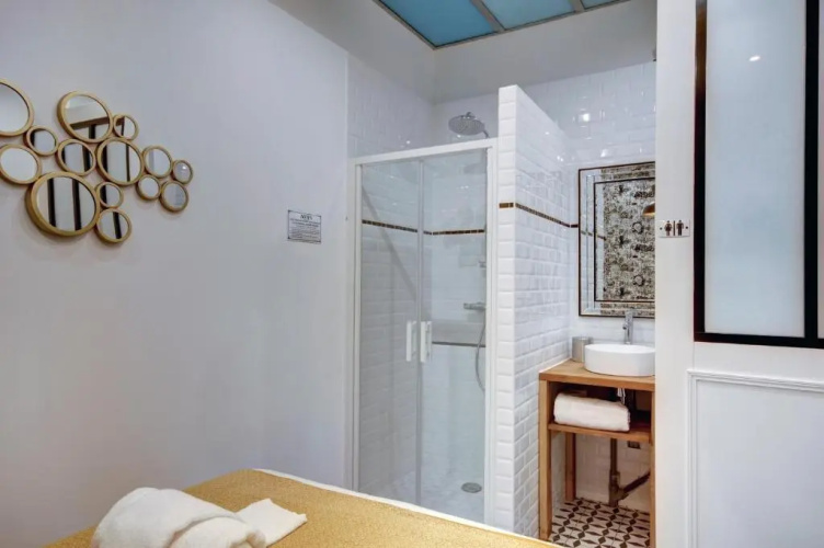 Le Cocoon 29 by Cocoonr