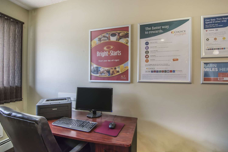 Econolodge Inn And Suites High
