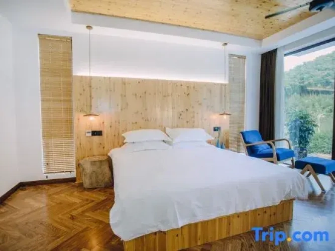 5 Bedrooms Suite