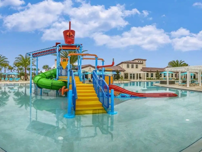 Luxurious Vacation Townhome With Private Pool