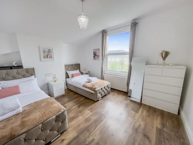 Apartment-sleeps6-parking-internet