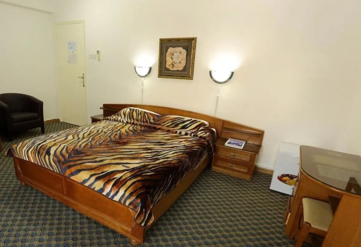 Al Corniche Hotel Villa Alisa