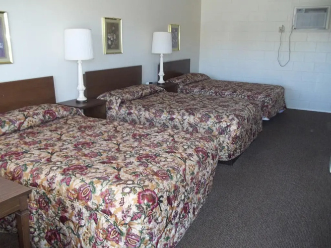 Royal Host Motel