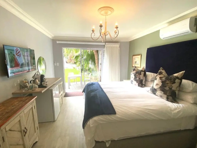 Standard Double room with pool view