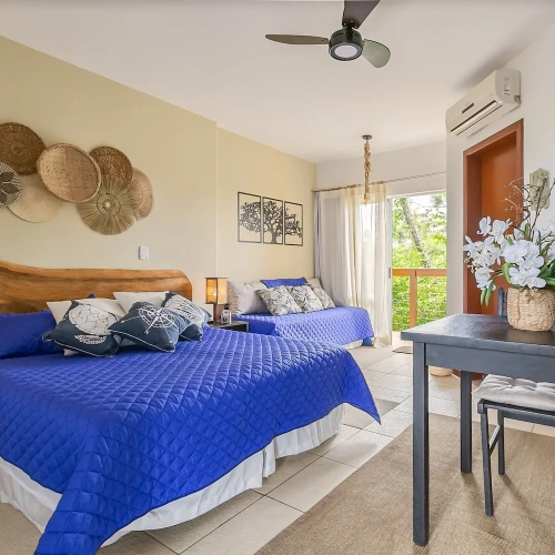 1 Bedroom Standard Quadruple Family room