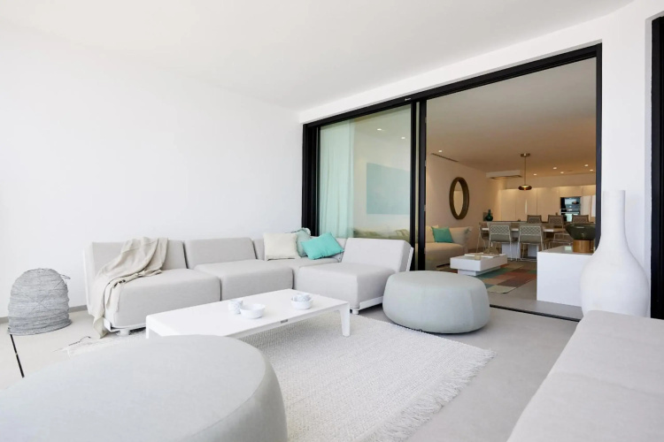 Infinity 0-3 LUXE PARTIAL SEA VIEW 2B
