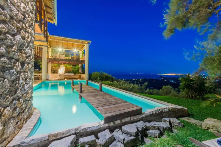 Idyllic Open Air 2BD Villa with Beachview