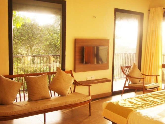 Standard Triple room with balcony and with view