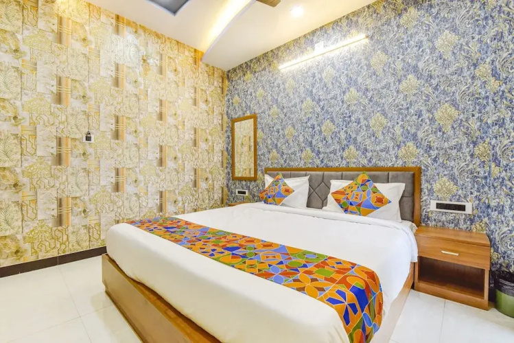 Fabhotel Castle Inn