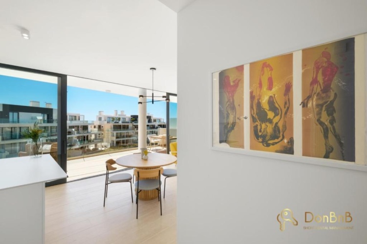 2 Bedrooms Apartment