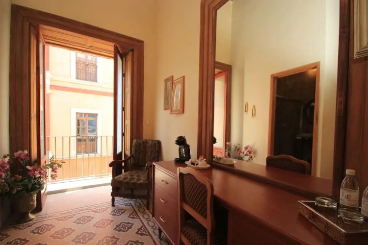 1 Bedroom Standard room with city view