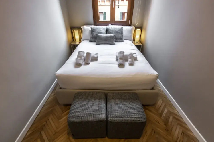 Charming Apartment on the Grand Canal