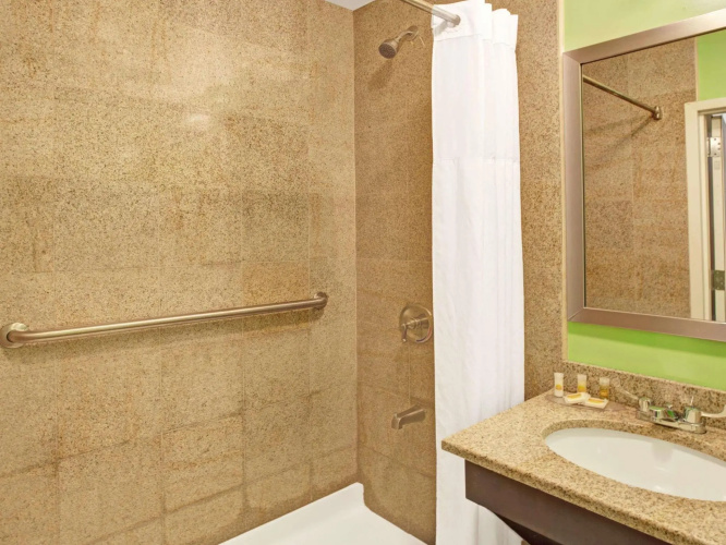 Ozone Inn & Suites